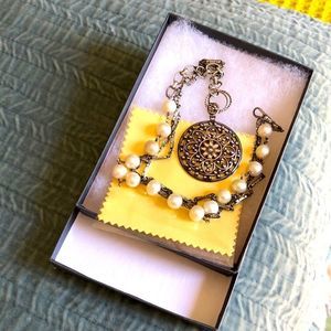 ♥️ Waterlily Filigree Pendant necklace ♥️